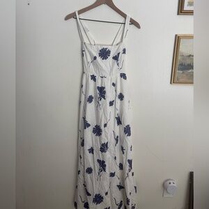 Petal & Pup White Maxi Dress Navy Floral Open Back Women’s Medium NWOT boho
